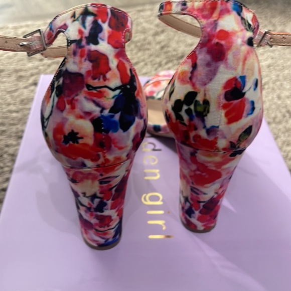 Madden Girl Beella Floral block heels - Picture 4 of 6